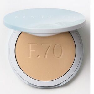 Flyte 70 “The Final Act” lucid finishing powder with Hyaluronic Acid.